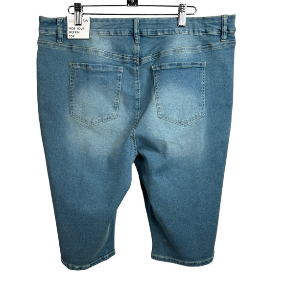 High Rise Light Distressed Bermuda Style DenimJean Shorts Plus Size 18W NEW - Picture 5 of 8